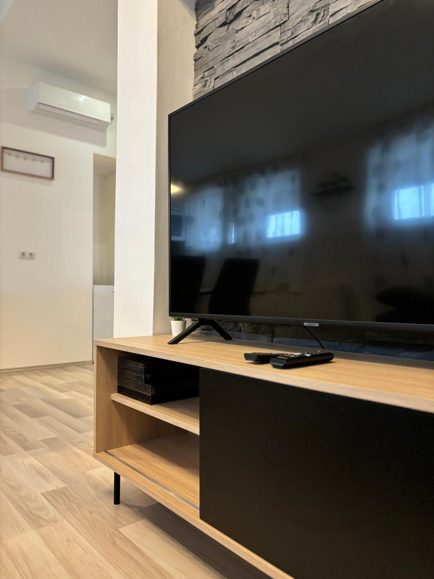 Albert Apartments Zagreb Airport ヴェリカ・ゴリツァ エクステリア 写真