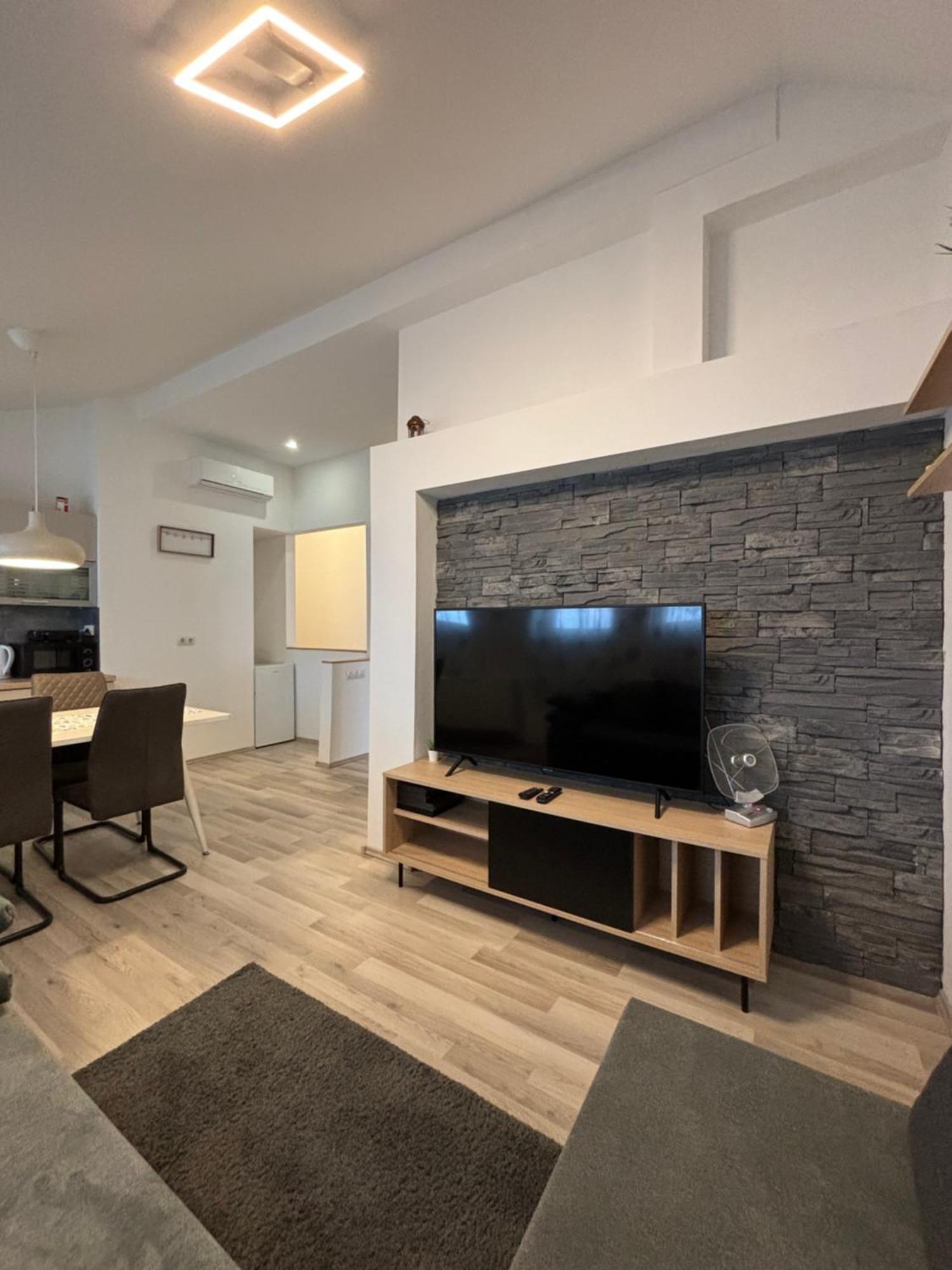 Albert Apartments Zagreb Airport ヴェリカ・ゴリツァ エクステリア 写真